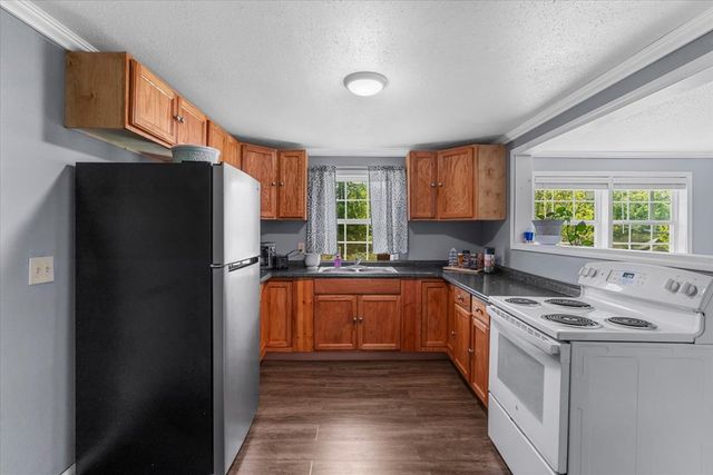 2915 S Riverbend Rd, Dalton, GA 30721
