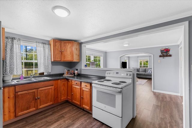 2915 S Riverbend Rd, Dalton, GA 30721