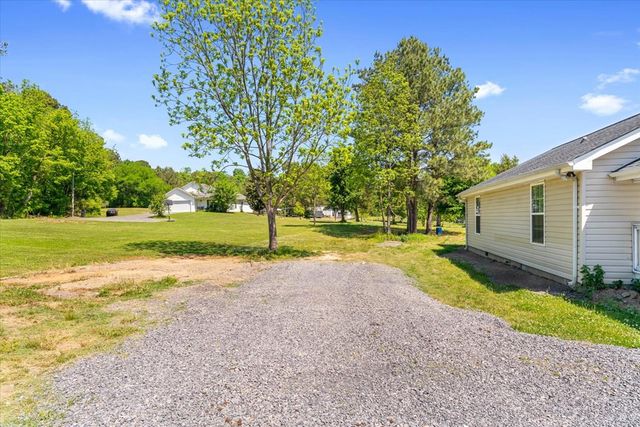 2915 S Riverbend Rd, Dalton, GA 30721