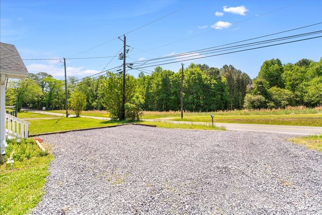 2915 S Riverbend Rd, Dalton, GA 30721