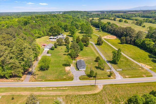 2915 S Riverbend Rd, Dalton, GA 30721