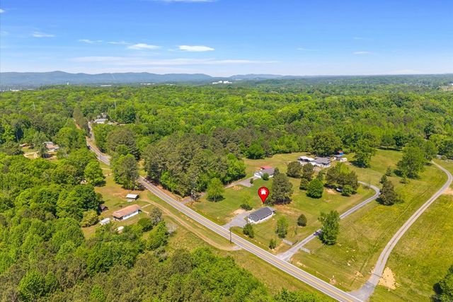 2915 S Riverbend Rd, Dalton, GA 30721