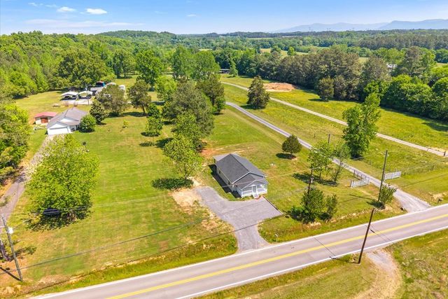 2915 S Riverbend Rd, Dalton, GA 30721