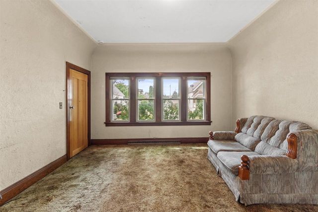 2016 W Orchard STREET, Milwaukee, WI 53204