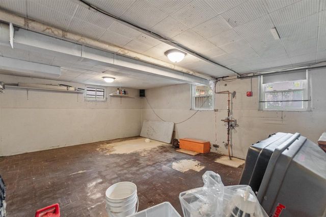 2016 W Orchard STREET, Milwaukee, WI 53204