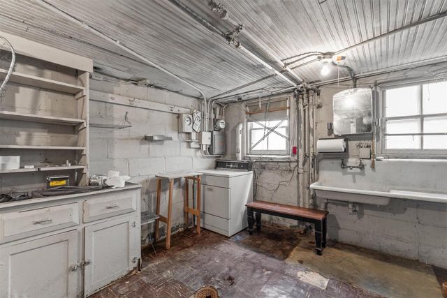 2016 W Orchard STREET, Milwaukee, WI 53204