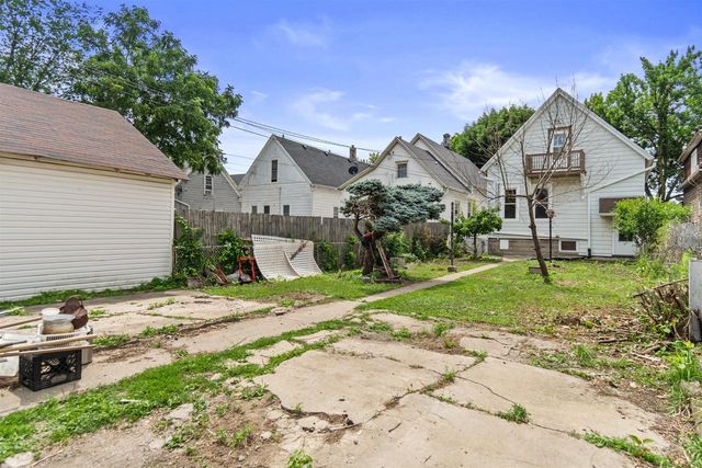 2016 W Orchard STREET, Milwaukee, WI 53204