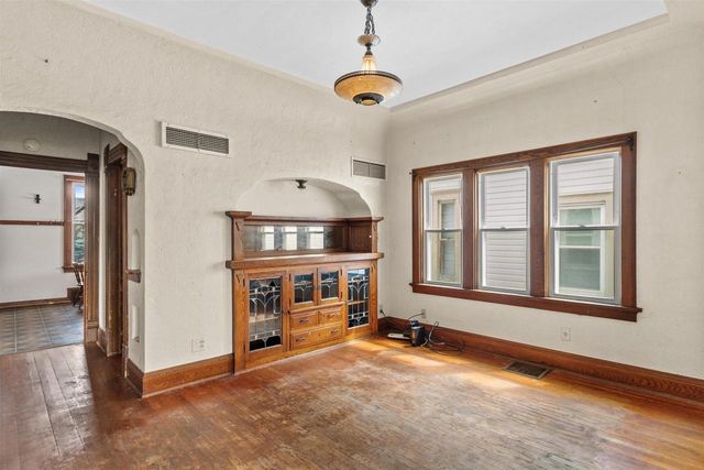 2016 W Orchard STREET, Milwaukee, WI 53204