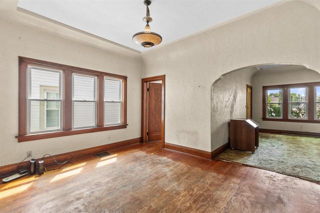 2016 W Orchard STREET, Milwaukee, WI 53204