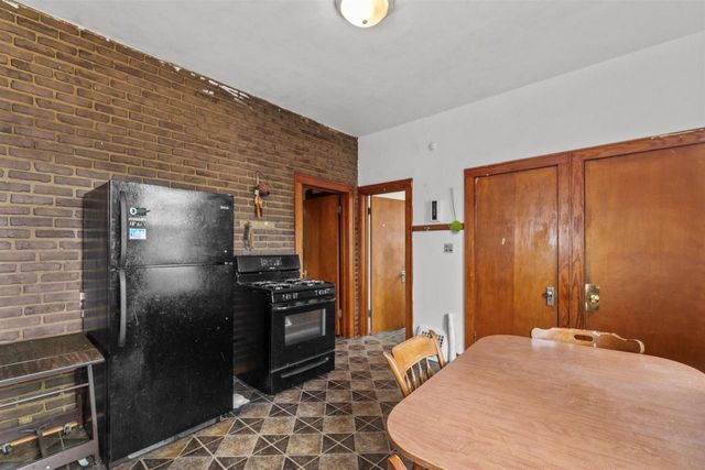 2016 W Orchard STREET, Milwaukee, WI 53204