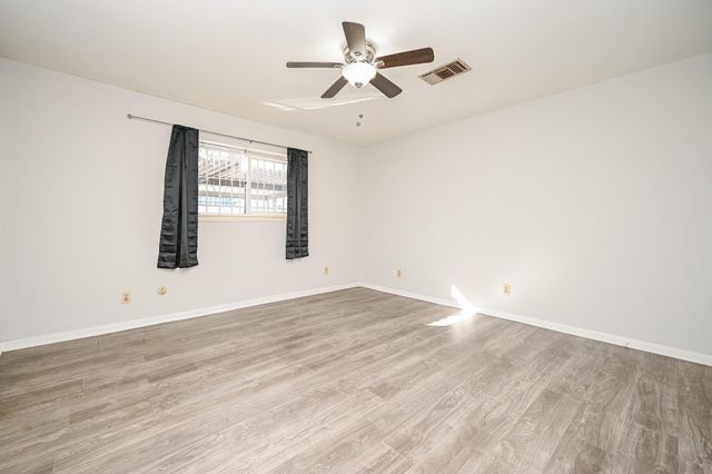 7878 Leonora Street, Houston, TX 77061