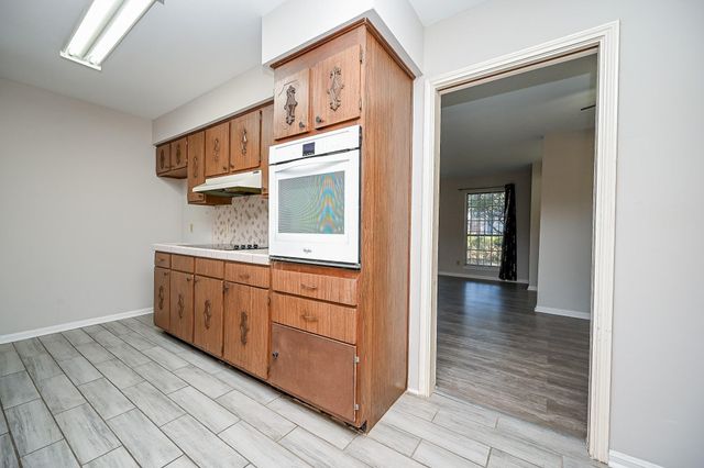 7878 Leonora Street, Houston, TX 77061