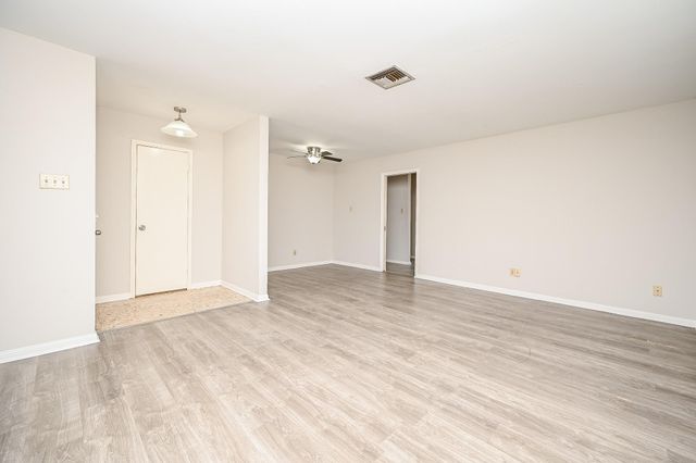 7878 Leonora Street, Houston, TX 77061