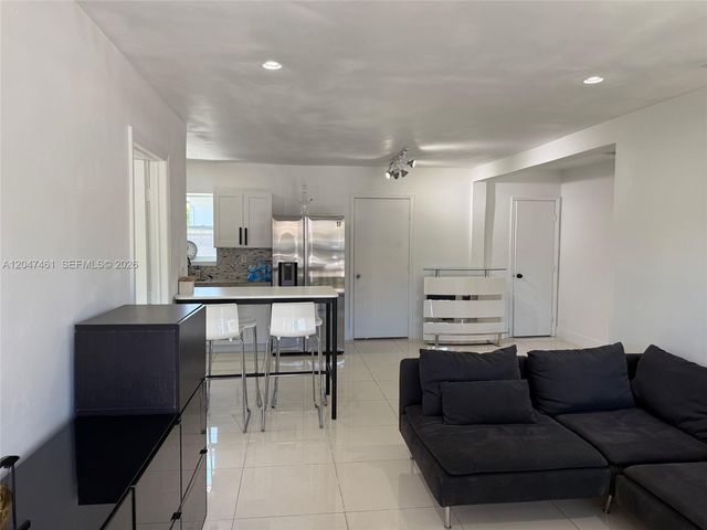 6700 NW 5th Ave, Miami, FL 33150