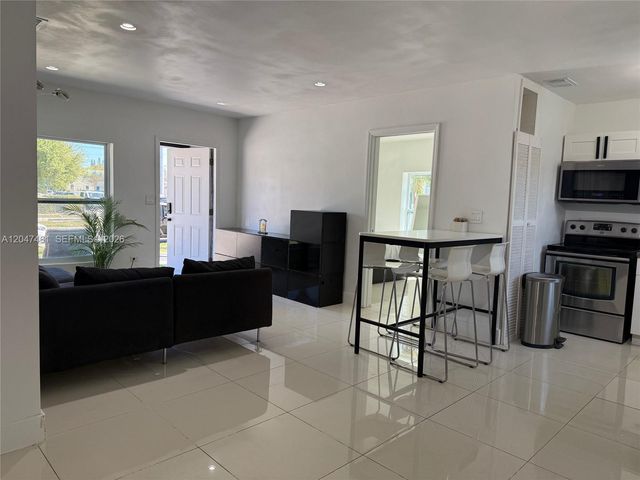 6700 NW 5th Ave, Miami, FL 33150