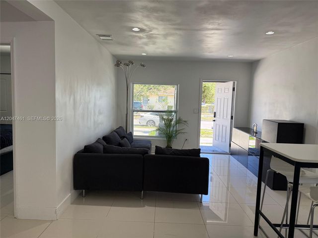6700 NW 5th Ave, Miami, FL 33150