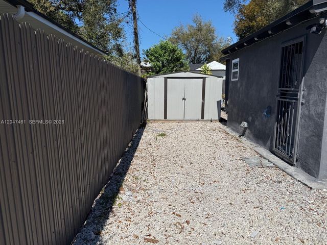 6700 NW 5th Ave, Miami, FL 33150