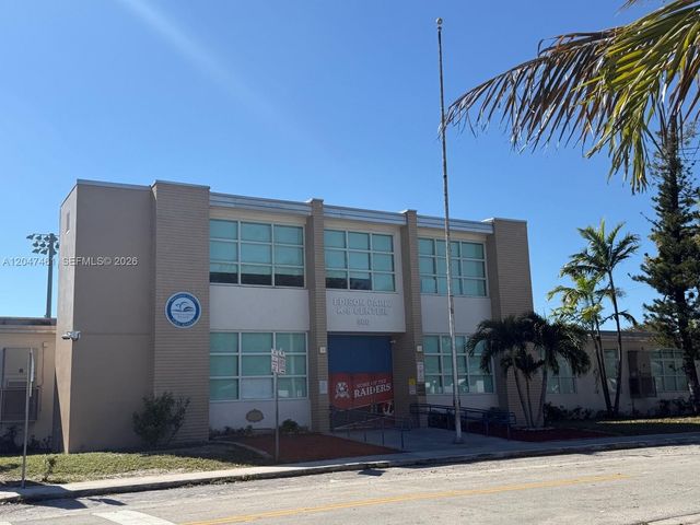 6700 NW 5th Ave, Miami, FL 33150