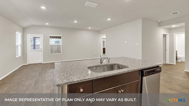 310 BOATMAN Cove, Seguin, TX 78155