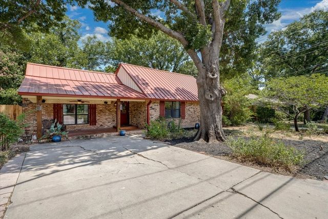 2105 Emerson Lane, Denton, TX 76209