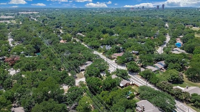 2105 Emerson Lane, Denton, TX 76209