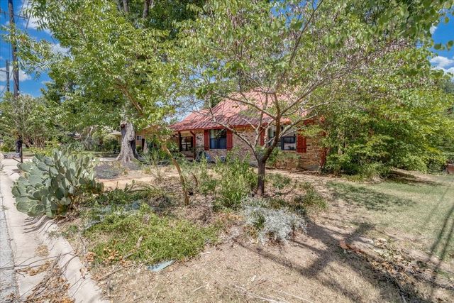 2105 Emerson Lane, Denton, TX 76209
