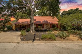 2105 Emerson Lane, Denton, TX 76209