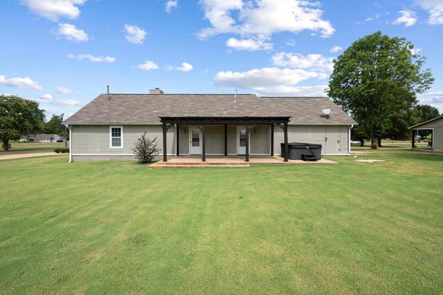 225 BRIERHEDGE RD, Covington, TN 38019
