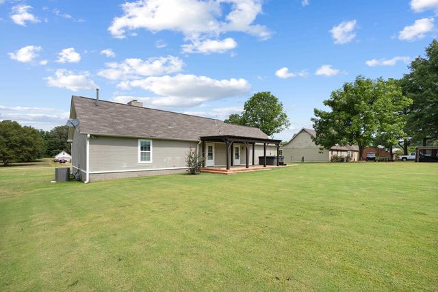 225 BRIERHEDGE RD, Covington, TN 38019