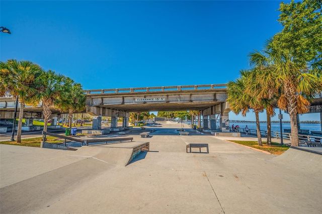 2014 RIVERSIDE DRIVE E, Bradenton, FL 34208