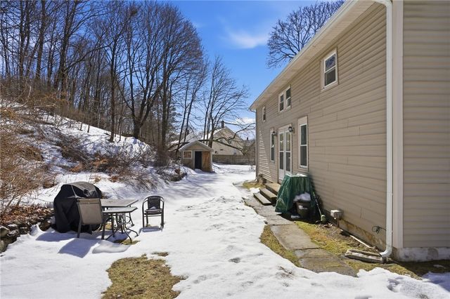 20 Mount Pleasant View Avenue, Cumberland, RI 02864