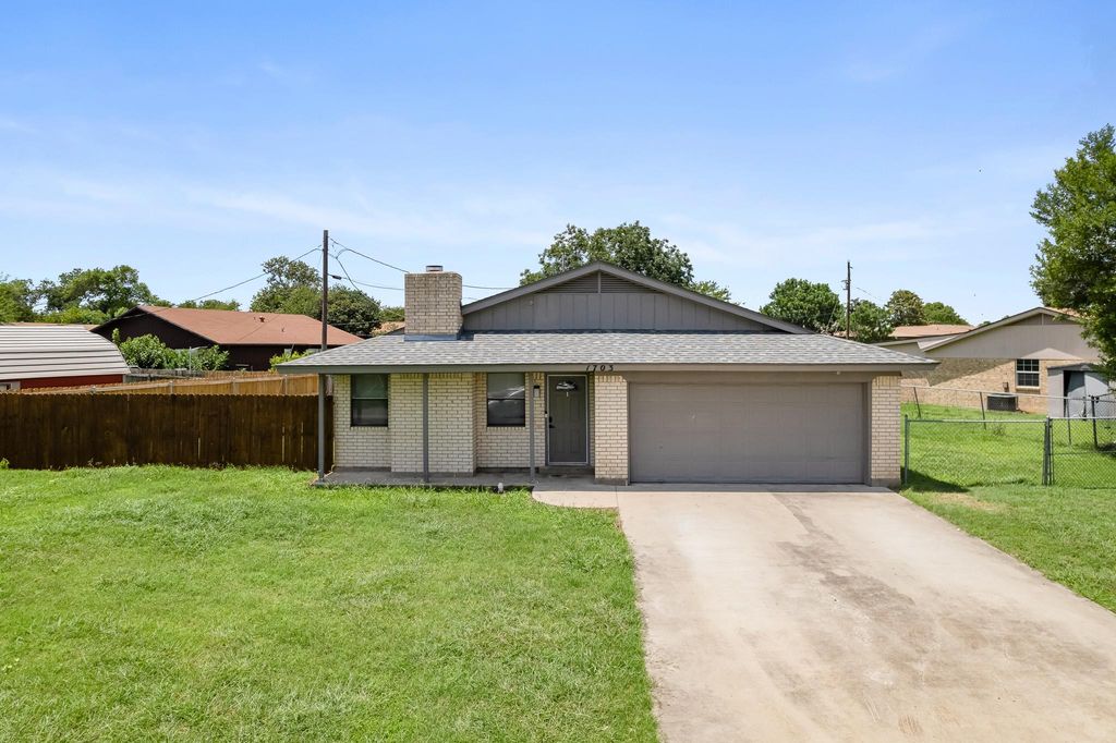 1703 Ruiz DR, Killeen, TX 76543