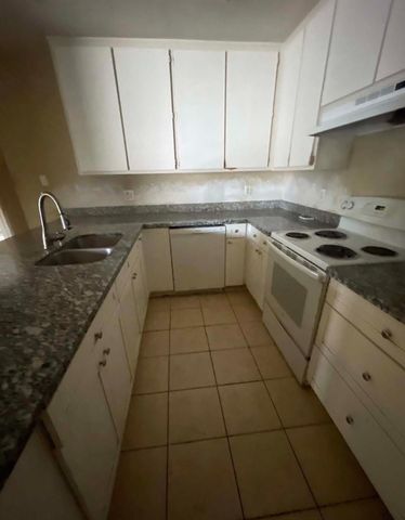 3080 Funston Dr, Sacramento, CA 95833