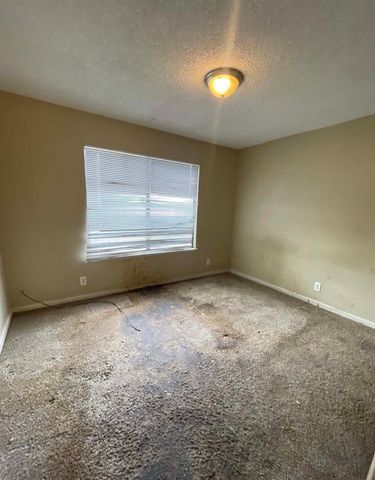 3080 Funston Dr, Sacramento, CA 95833