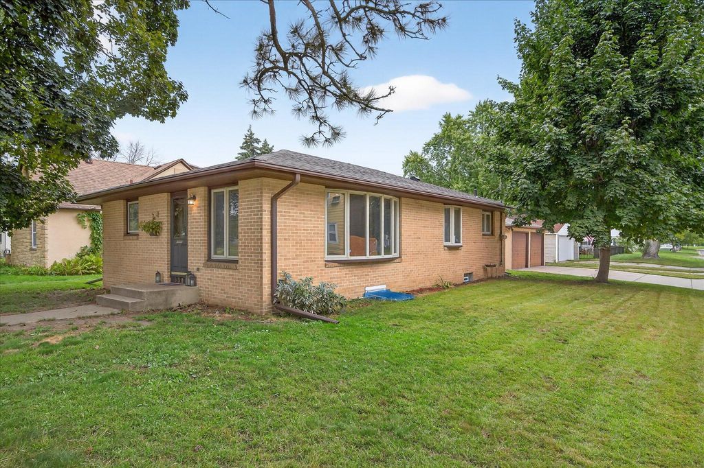 5300 Fairview Avenue N, Crystal, MN 55429
