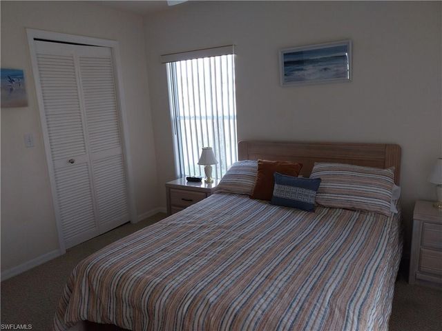 449 Dundee CT, Naples, FL 34104