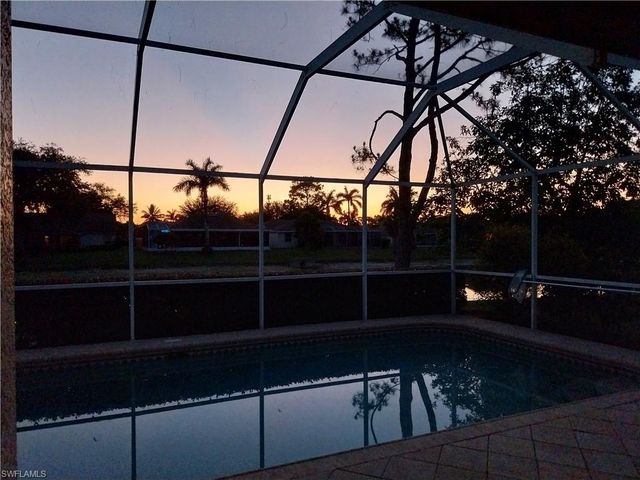 449 Dundee CT, Naples, FL 34104