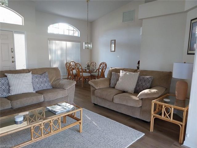 449 Dundee CT, Naples, FL 34104