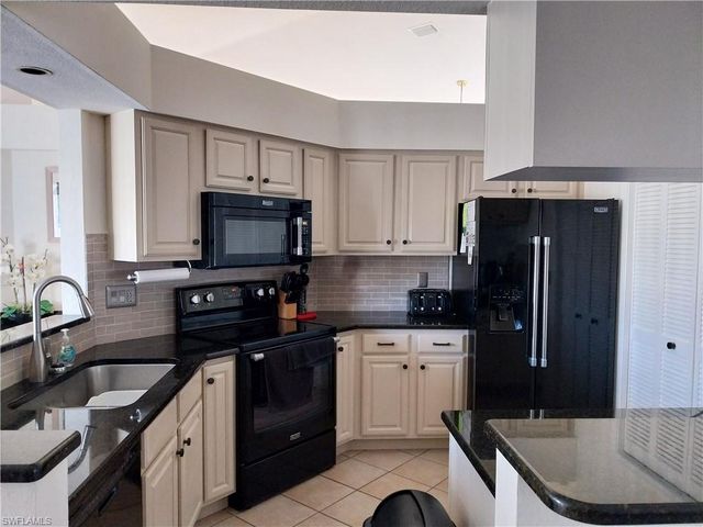 449 Dundee CT, Naples, FL 34104