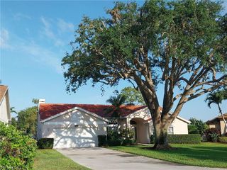 449 Dundee CT, Naples, FL 34104