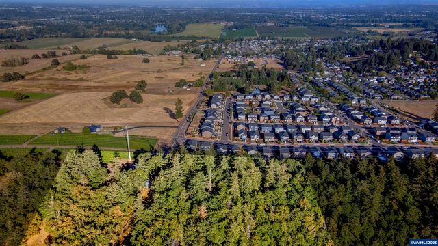 2997 Michigan City Ln NW, Salem, OR 97304