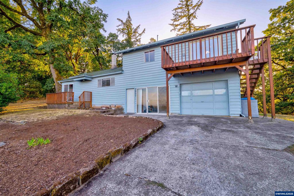2997 Michigan City Ln NW, Salem, OR 97304