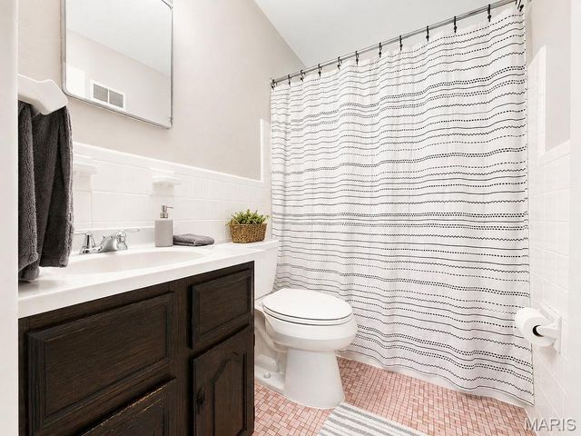 1133 Fain Drive, St Louis, MO 63125