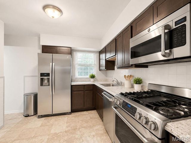 1133 Fain Drive, St Louis, MO 63125