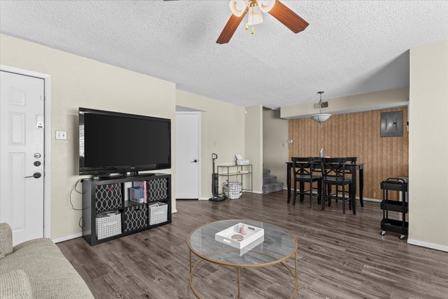 8601 Memphis Drive, A-14, Lubbock, TX 79423