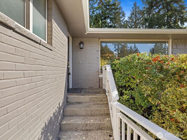 19116 106th Avenue NE, Bothell, WA 98011