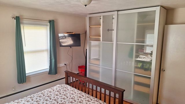 115 Senator St, Springfield, MA 01129