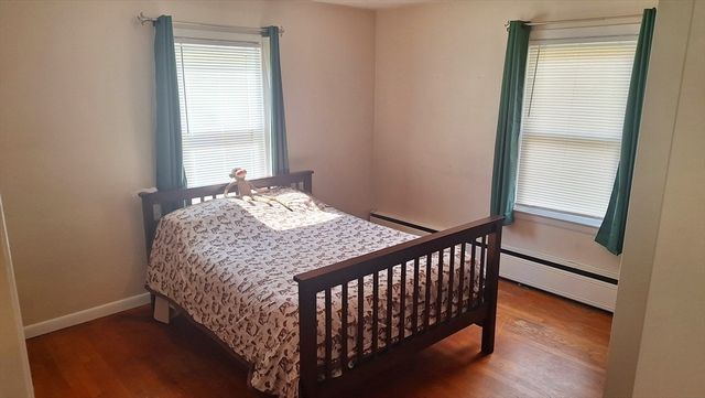 115 Senator St, Springfield, MA 01129