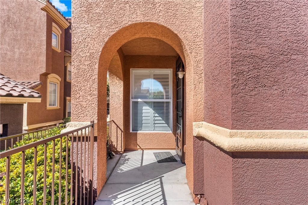 3975 North Hualapai Way 167, Las Vegas, NV 89129 — photo 2