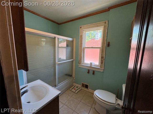 942 2nd Street, Wyandotte, MI 48192